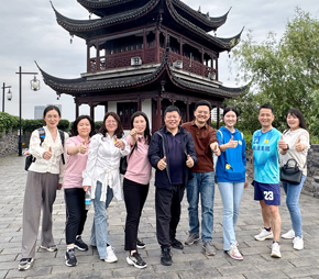 环护城河徒步，不仅锻炼了身体，放松了心情，加深了同事间的默契与感情，更是感受到了团队带来的陪伴与力量，展现了乐动体育-乐动（中国）一站式服务官方网站人的青春和活力，同时，引导大家养成良好的运动习惯，以更加饱满的精神状态，勇毅前行，为公司高质量发展蓄势赋能。
